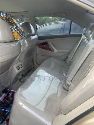 Toyota Camry 2010 Gold