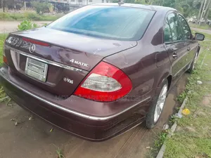 Mercedes-Benz E350 Base 4Matic Sedan AWD (3.5L 6cyl 5A) 2009 Brown
