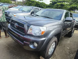 Toyota Tacoma Double Cab V6 2011 Gray