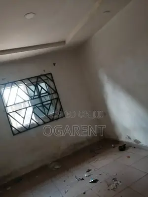 3bdrm Apartment in Sapele Road, Benin City for rent