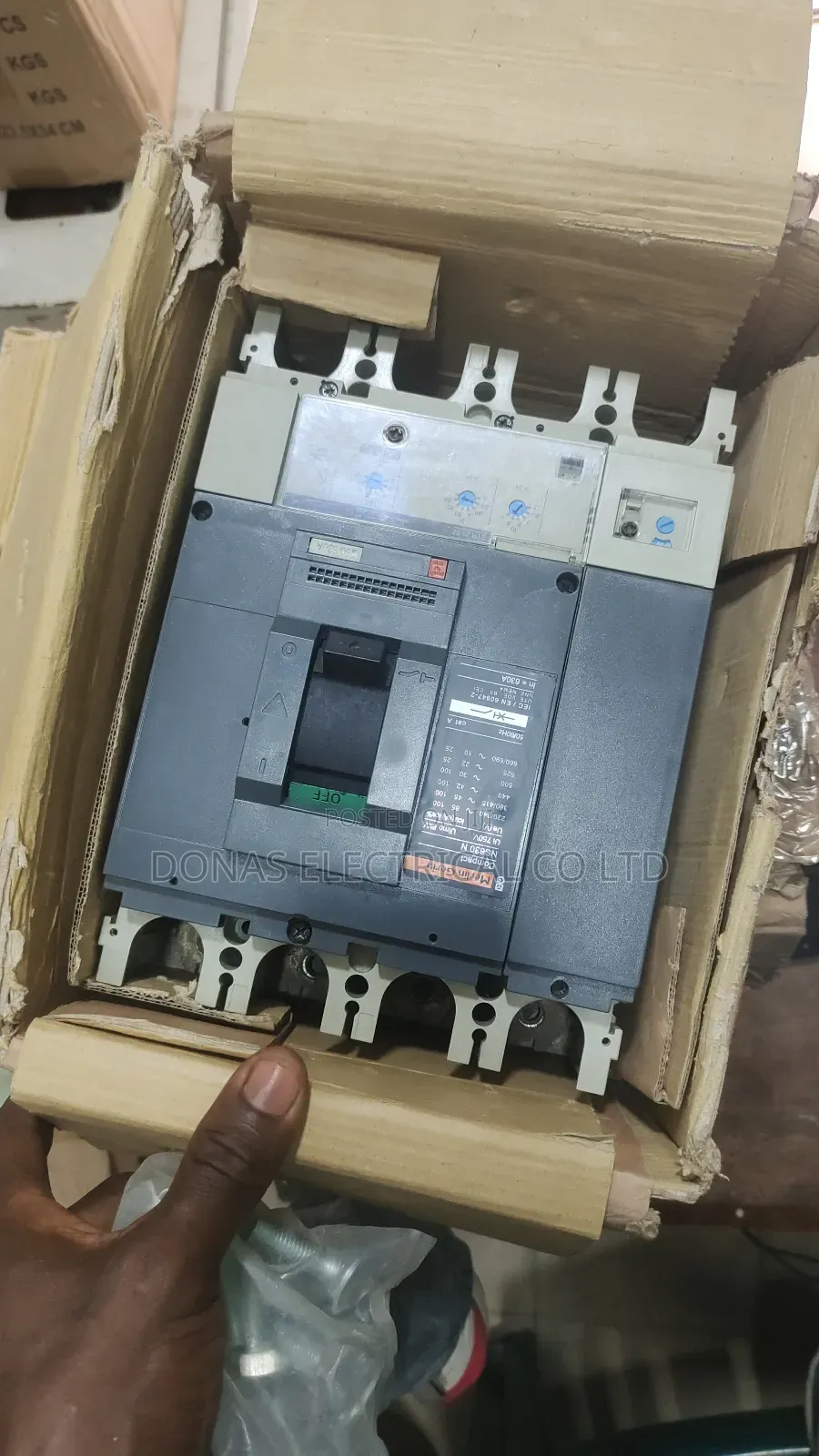 MG Breaker 400a 4pol