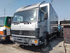 Mercedes Truck 814 Grey 2009