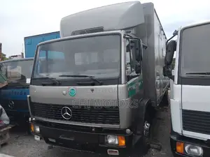Mercedes Truck 1320 Grey 2009