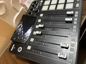 Rodecaster Pro Digital Mixer Wireless Go II Mic