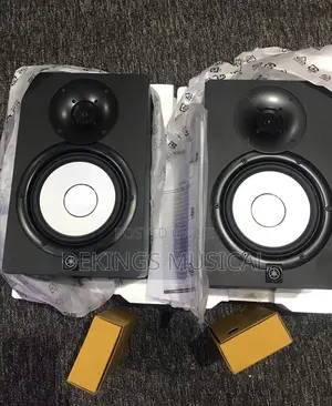 Yamaha HS7 Powered Studio Monitor Speaker – Black (Pair)