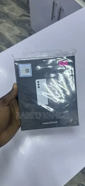 New Samsung Galaxy Z Fold 5 256 GB White