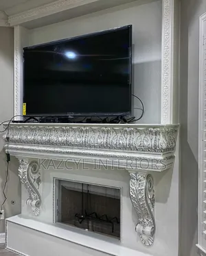 Pop Royal Tv Shelf