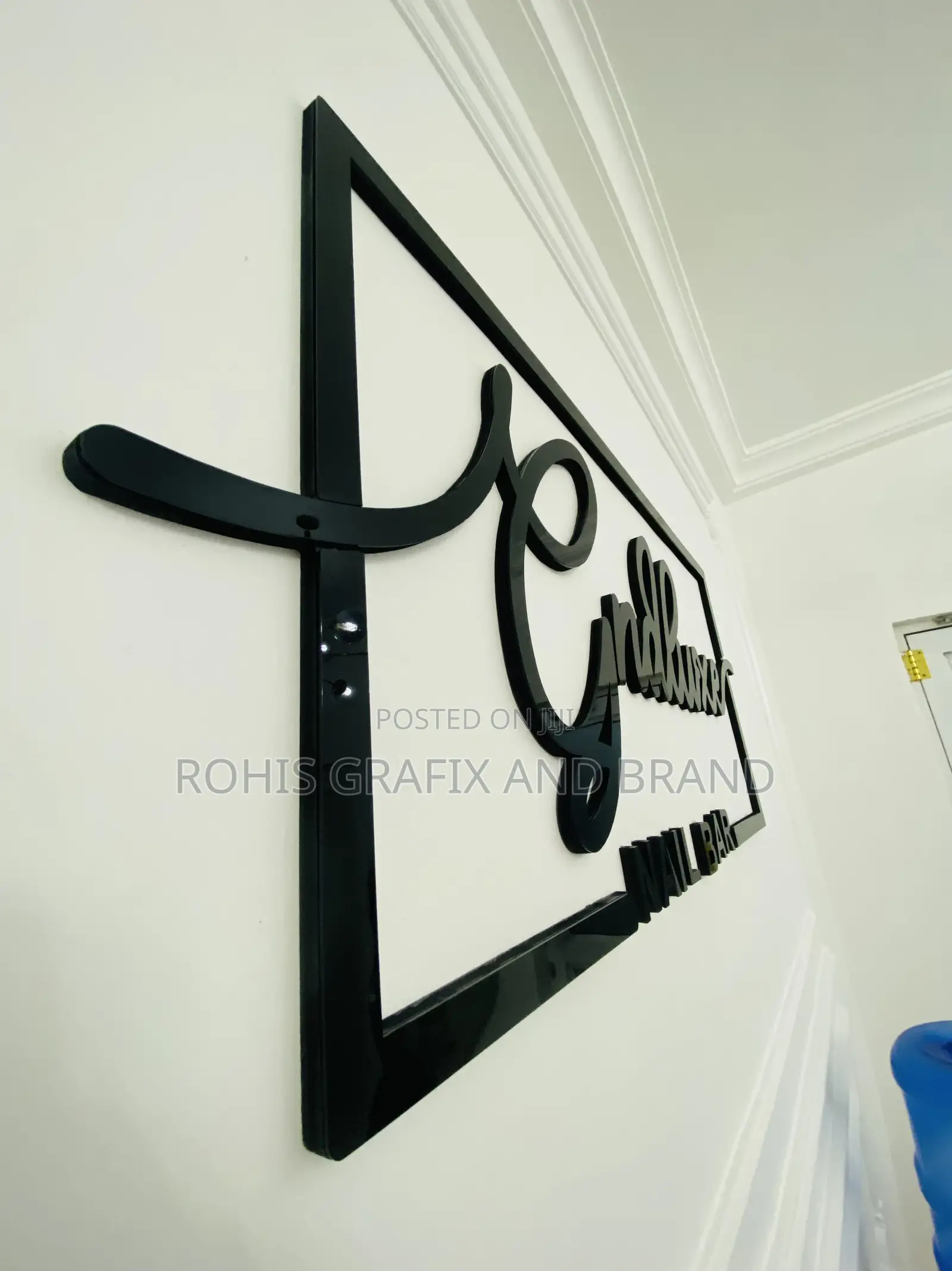 Premium Signage At Affordable Cost