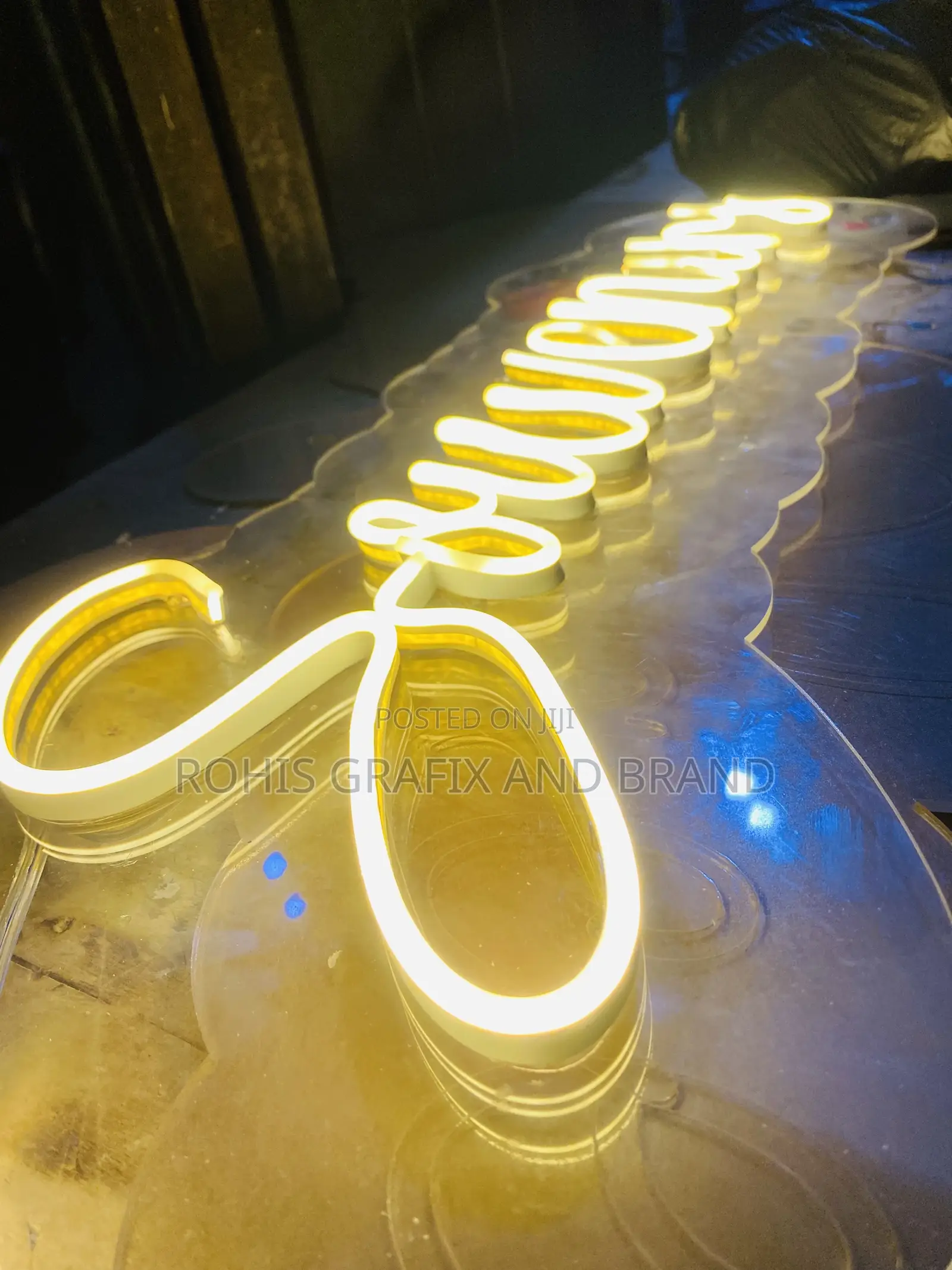 Premium Signage At Affordable Cost