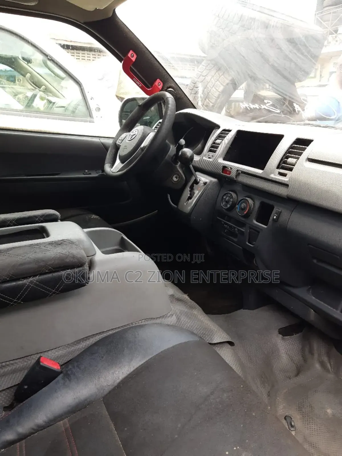 Toyota HiAce 2007 White