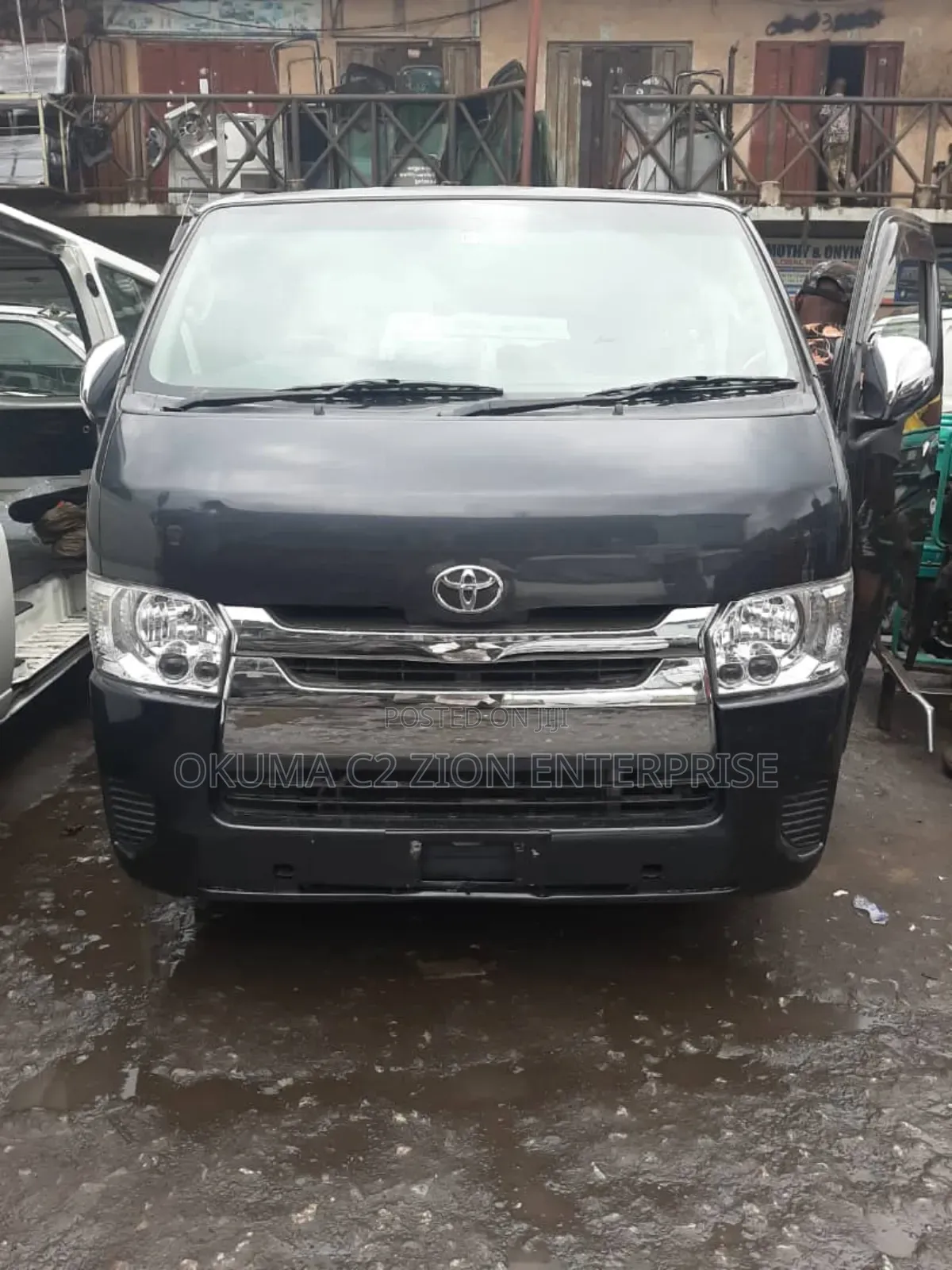 Toyota HiAce 2007 White