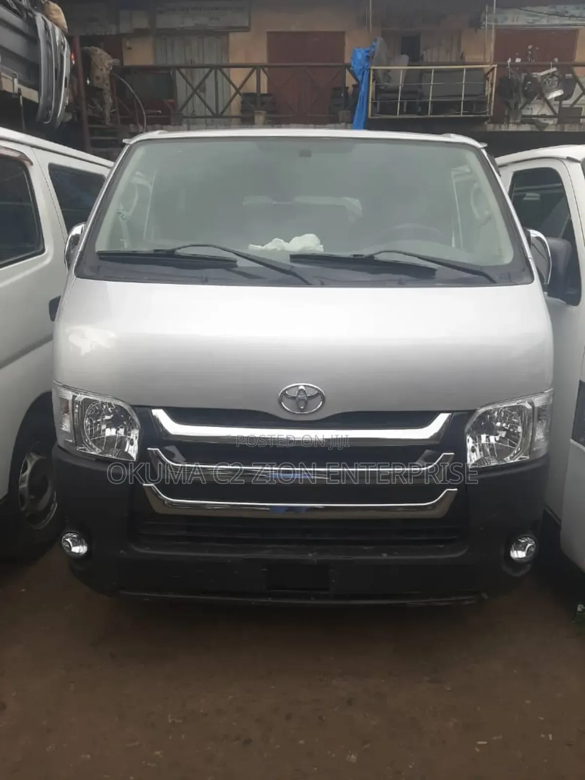 Toyota HiAce 2007 White