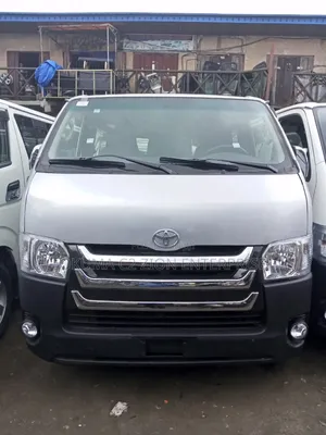 Toyota HiAce 2007 White