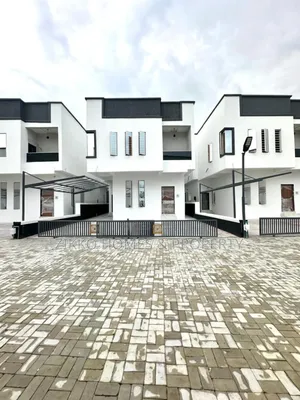 4bdrm Duplex in Ikota for sale