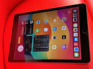 Apple iPad 10.2 (2021) 32 GB Gray