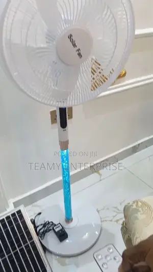 16” Solar Rechargeable Fan With Panel and Remote