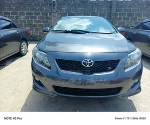 Toyota Corolla 2010 Gray