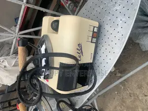 Industrial Steam Irons for Laundry and Fashion