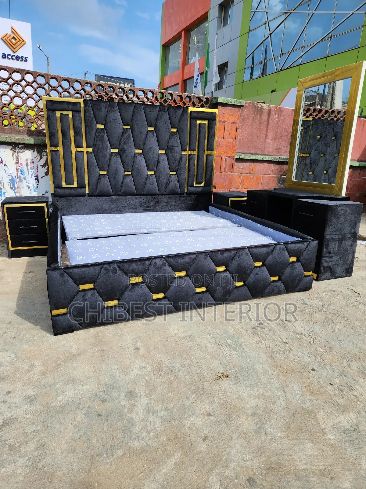6by6 Stand Bed With Padded Dressing Mirror and Two Sides.