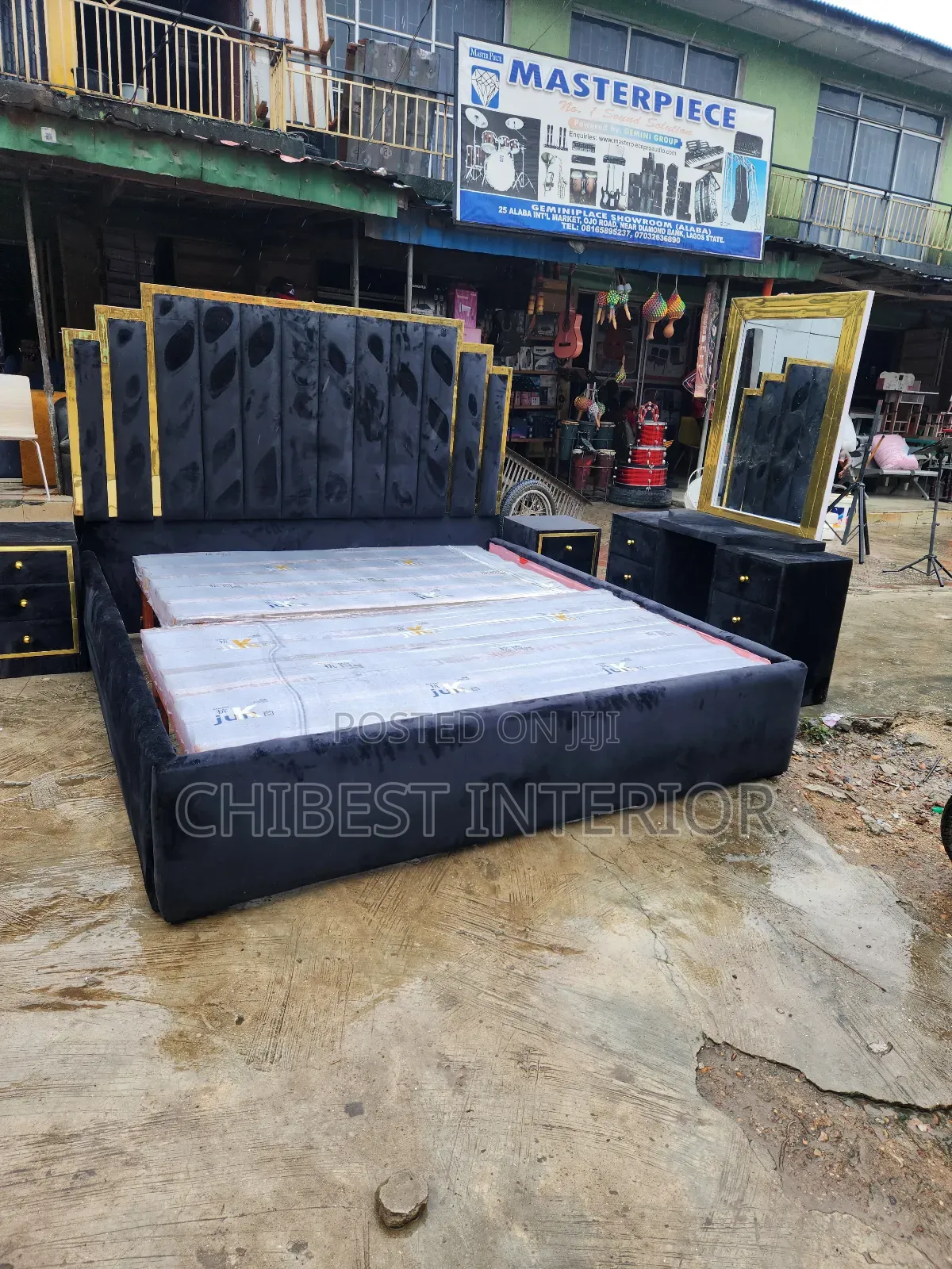 Black Designer 7by7 Bed Set