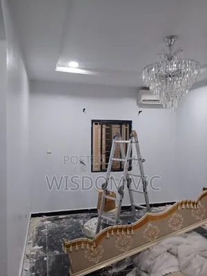 Interior Painter Painting Screeding
