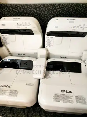 Uk Used Ultra Short Throw Projector