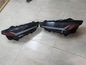 Lamborghini Urus Headlights