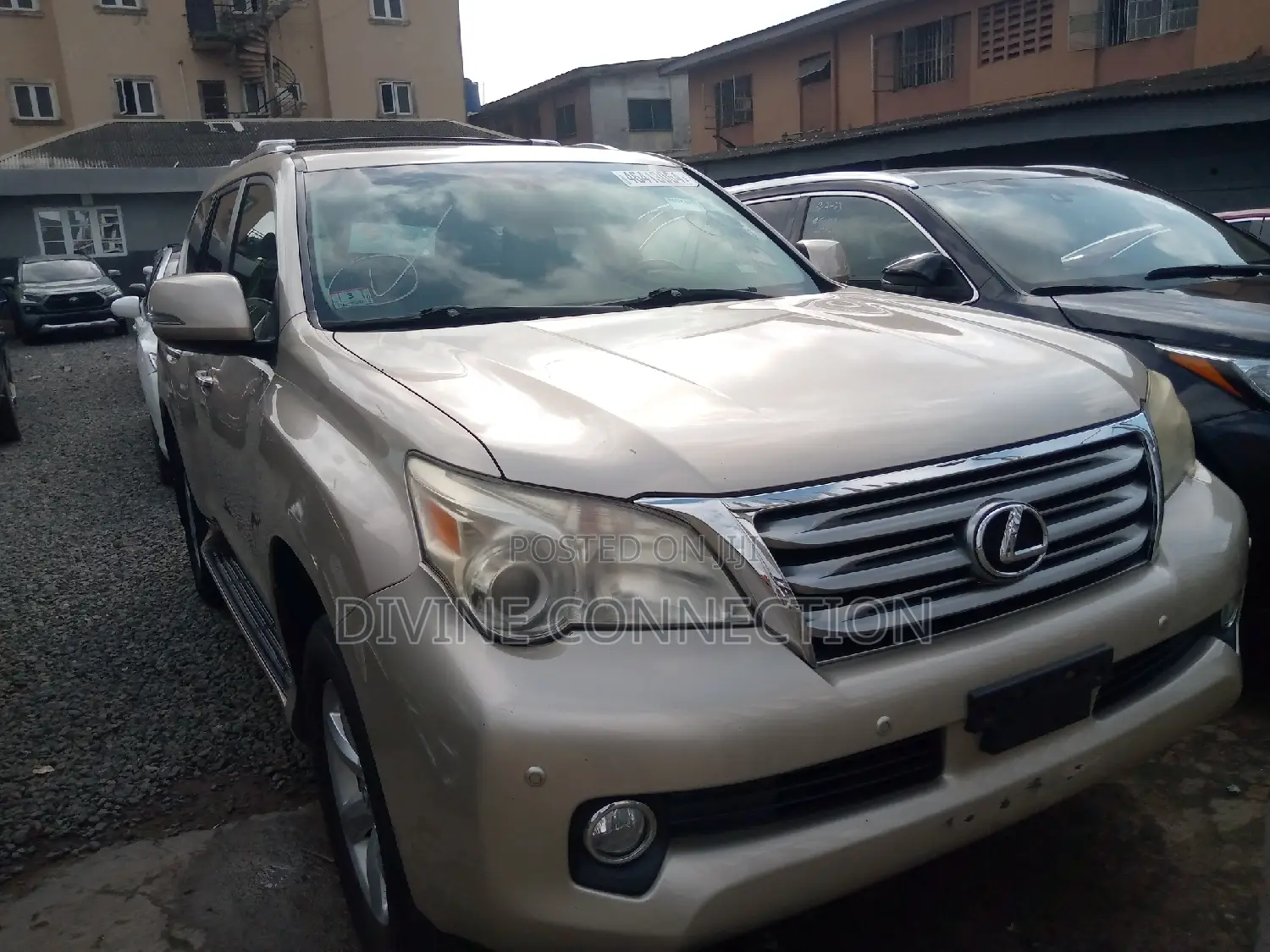 Lexus GX 2011 Gold