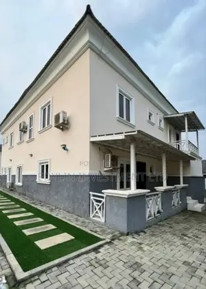 5bdrm Duplex in Inside An Estate, Life Camp for sale