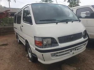 Toyota HiAce 1999 White