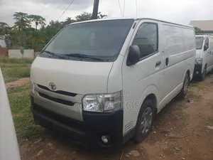 Toyota Grand HiAce 2010 White