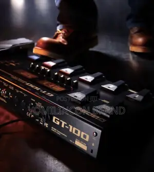 Boss GT-100 Guitar Multi-Effects Pedal