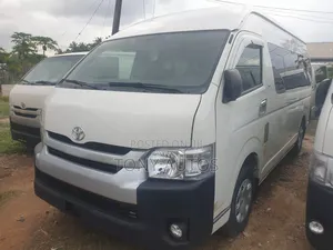 Toyota Grand HiAce 2017 White