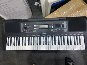 Yamaha Music Keyboard Psr E323