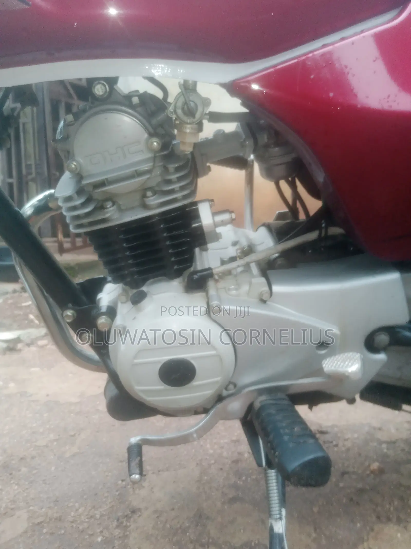 New Bajaj Boxer 2024 Red