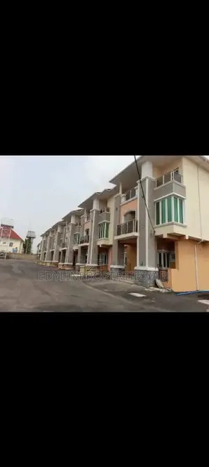 5bdrm Duplex in Kado for sale