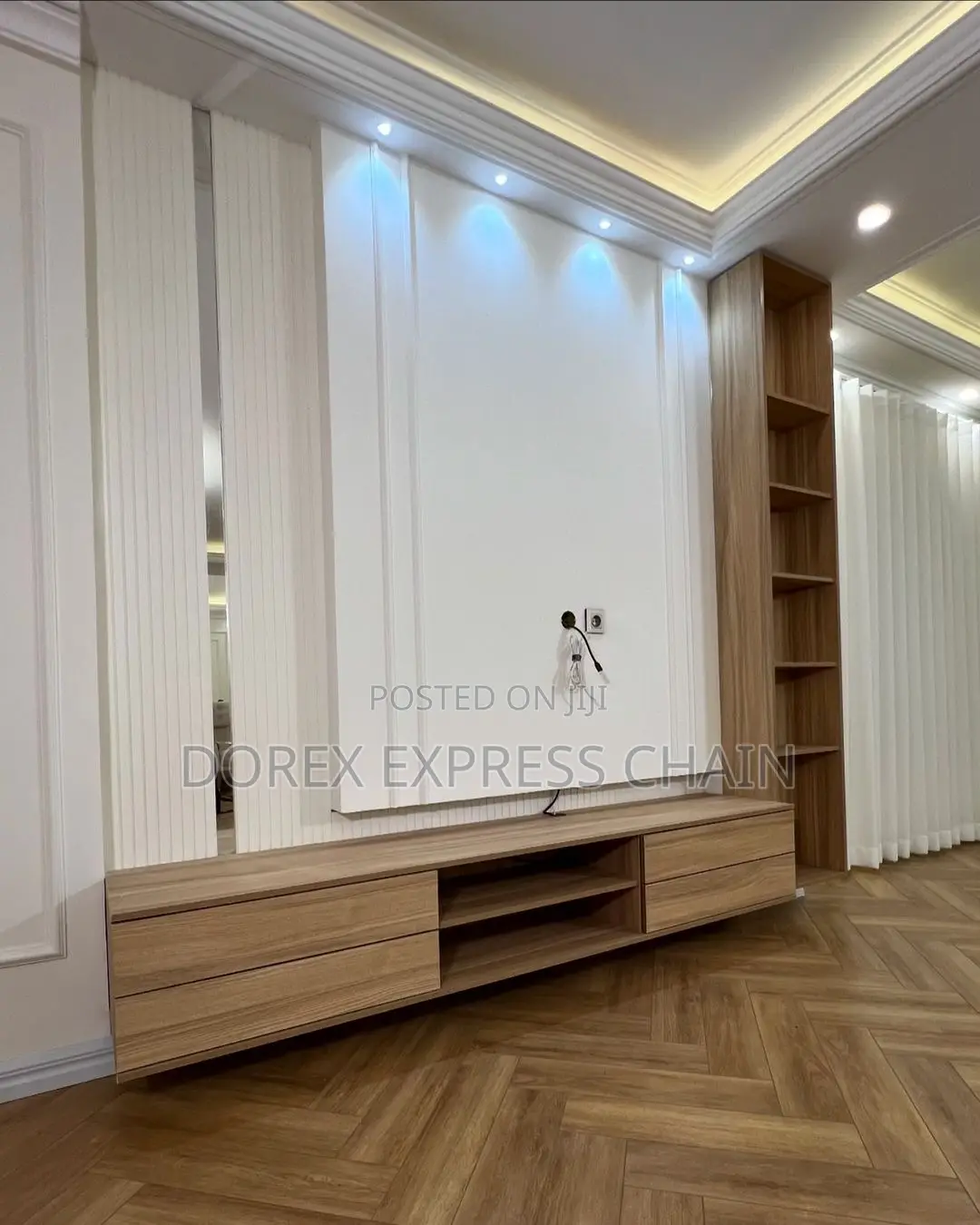 Dorex - Urban Chic TV Console