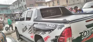 Bootcover Roller/TRD Spoiler for Hilux 2022