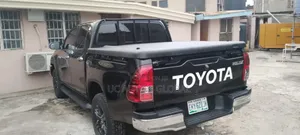 Bootcover Shock for Toyota Hilux 2018