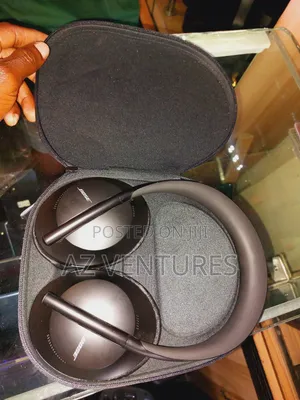 Bose Noise Cancelling Headphone
700
