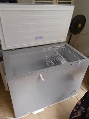 Compact Hisense 390sh Chest Freezer