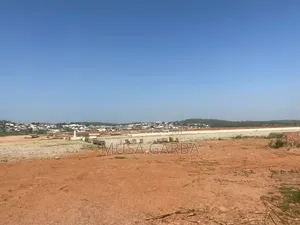 Title Secure Plot: Fully Detached Duplex