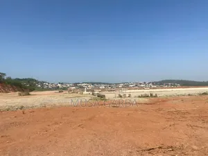 Title Secure Plot: Fully Detached Duplex