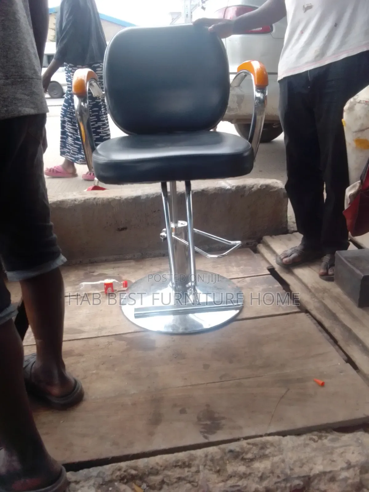 Standard Barbing Chair