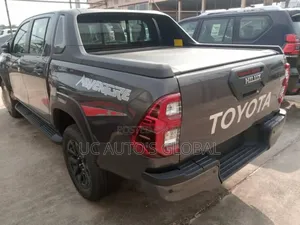 Automatic Bootcover Roller for Hilux 2024