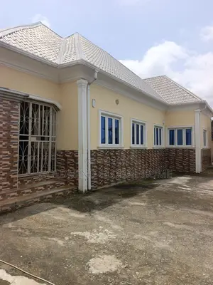 3bdrm Bungalow in Goldmind Estate, Sabon Lugbe for sale