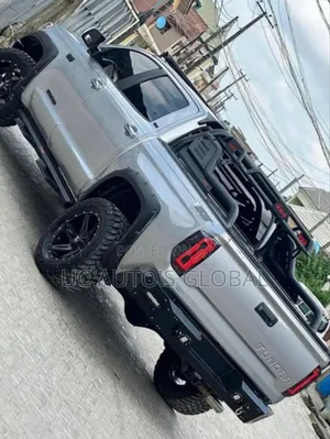 Bootcover Folding Hard/Rugged Iron Tundra 2018