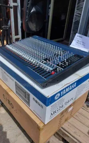 Heavy Duty Yamaha 24 Channel Mixer