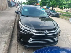 Photo - Toyota Highlander XLE 4x4 V6 (3.5L 6cyl 8A) 2018 Black