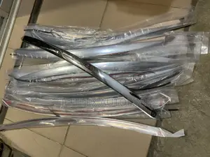 Bonnet Chrome Hilux 015-018 Direct